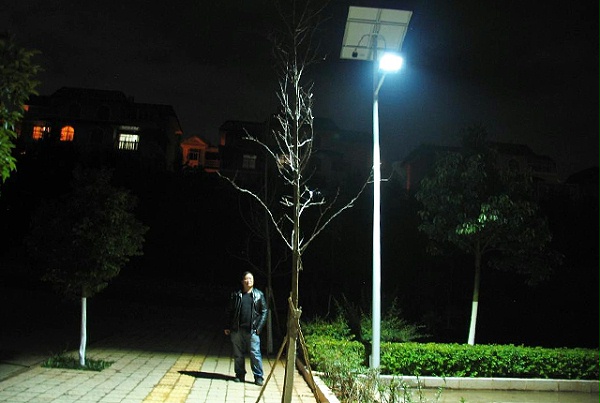 小区LED太阳能路灯
