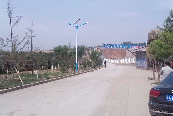 云南新农村道路LED太阳能路灯