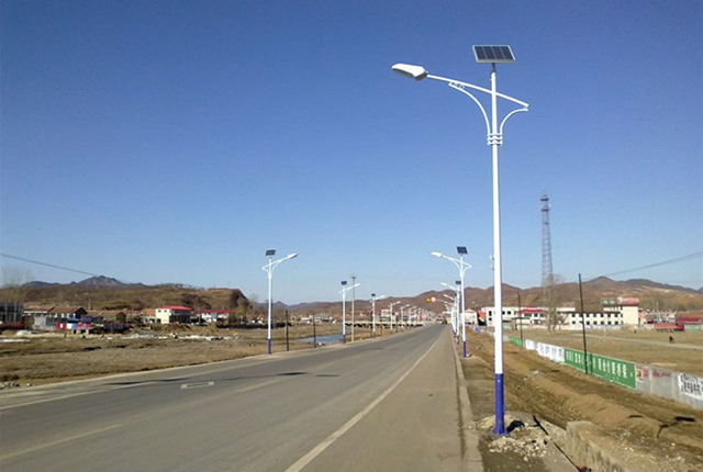 乡村LED太阳能路灯