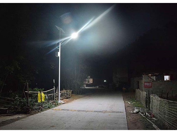 新农村扶贫led太阳能路灯