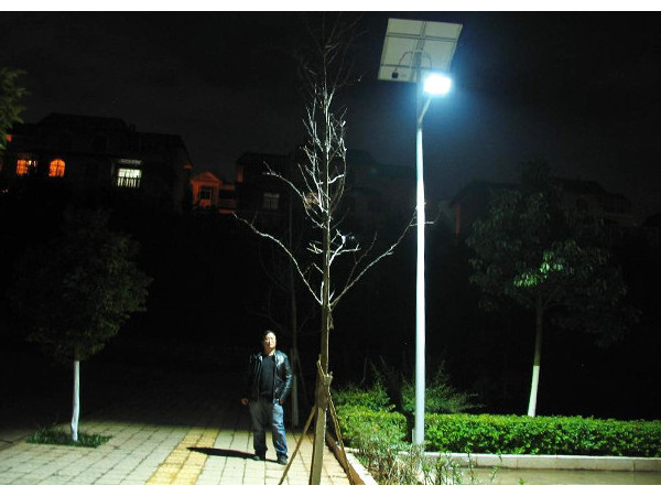 小区LED太阳能路灯
