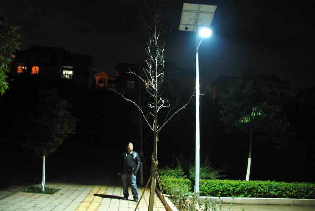 小区LED太阳能路灯