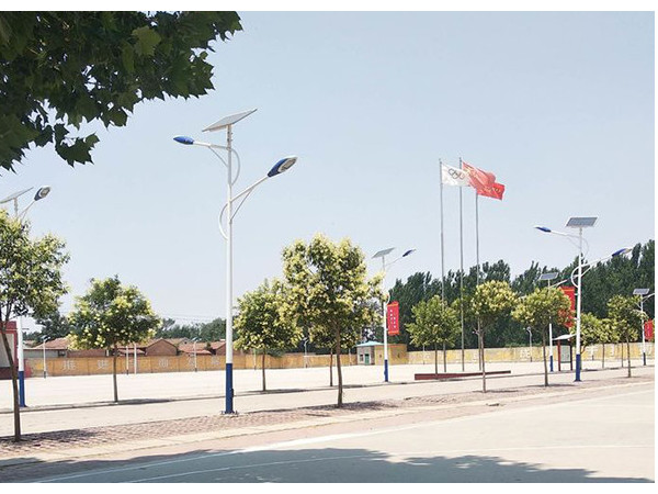 校园LED太阳能路灯