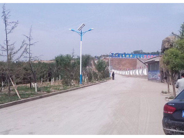 云南新农村道路LED太阳能路灯