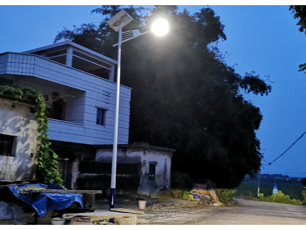 农村太阳能路灯