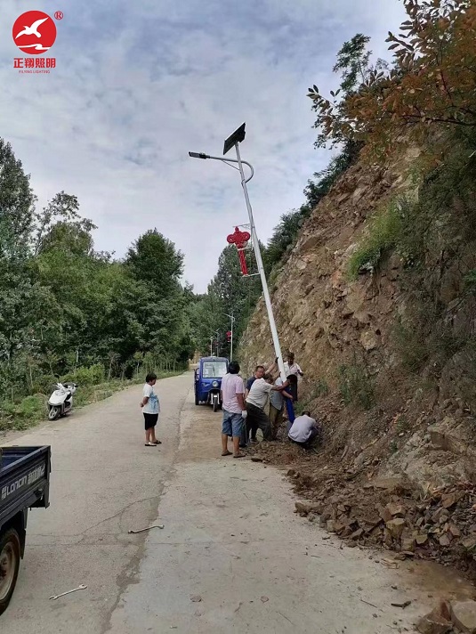 正翔太阳能路灯
